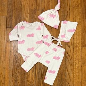 Kate Quinn Pink Cats 100% organic cotton Baby Outfit Set 2 matching hats 0-3